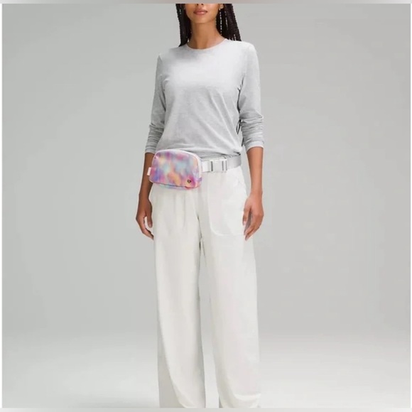 lululemon NWT Everywhere Belt Bag 1L Prism Wash Print Multi/Vapor - Picture 6 of 8